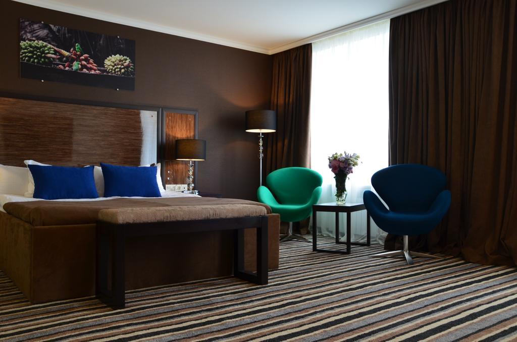 Hotel Kharkov Luaran gambar