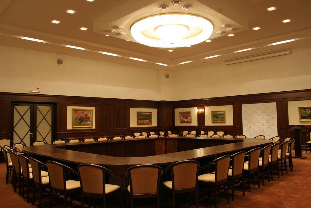 Hotel Kharkov Luaran gambar
