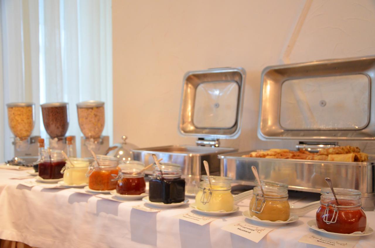 Hotel Kharkov Luaran gambar