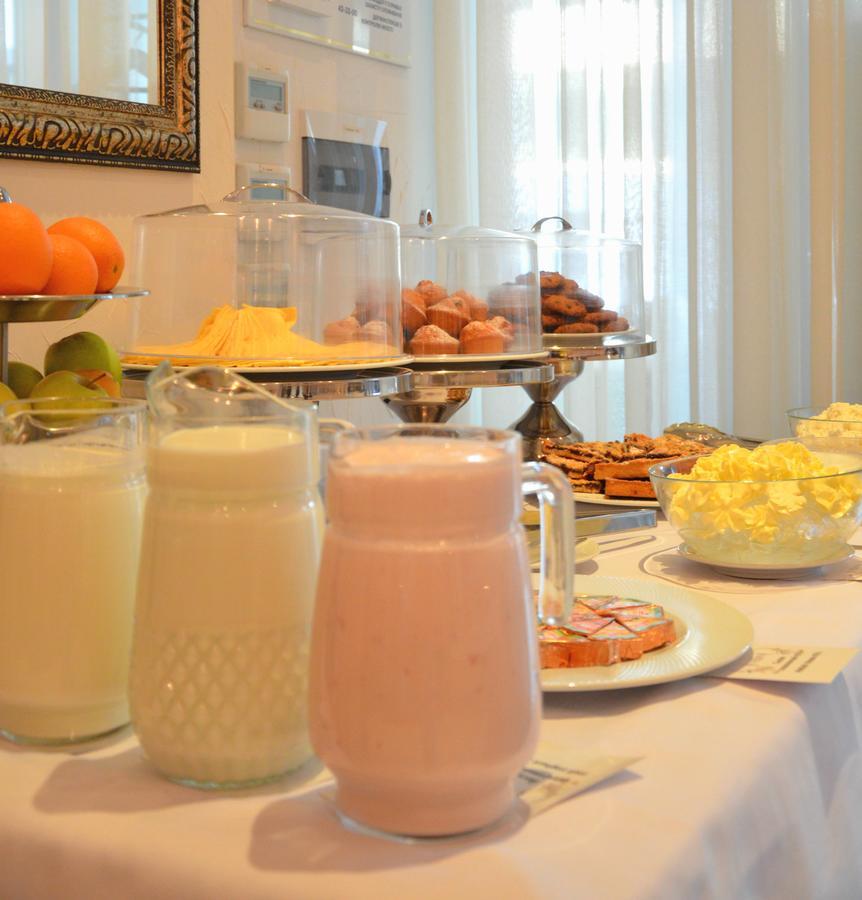 Hotel Kharkov Luaran gambar