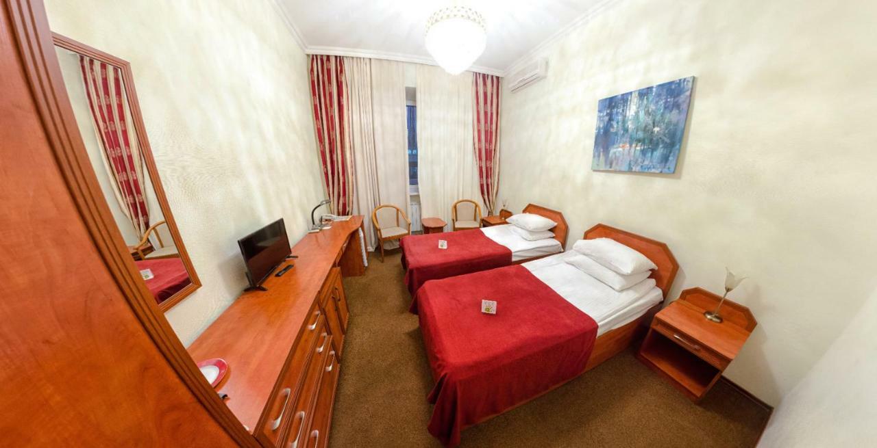 Hotel Kharkov Luaran gambar
