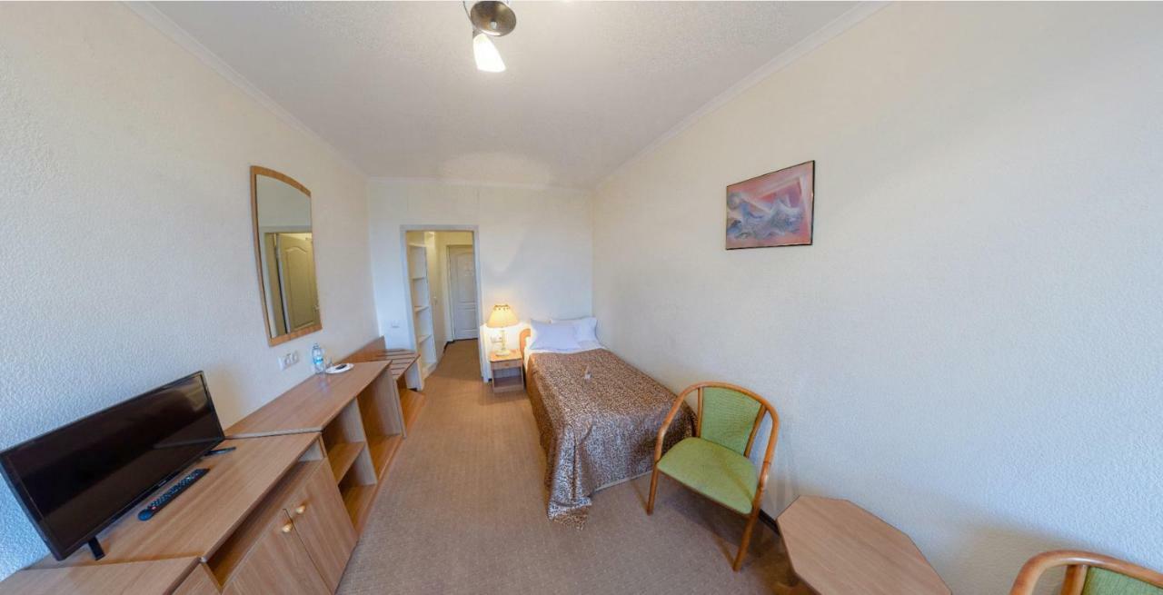 Hotel Kharkov Luaran gambar