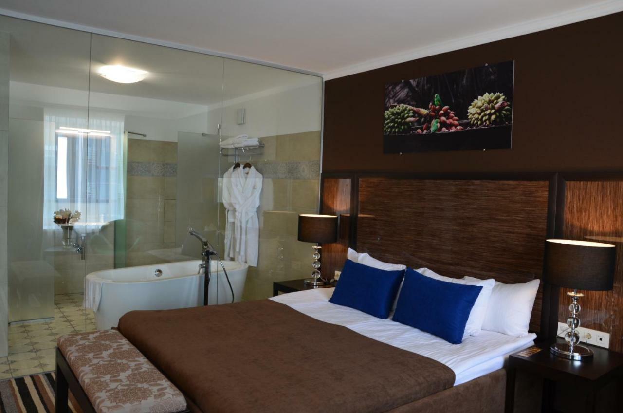 Hotel Kharkov Luaran gambar