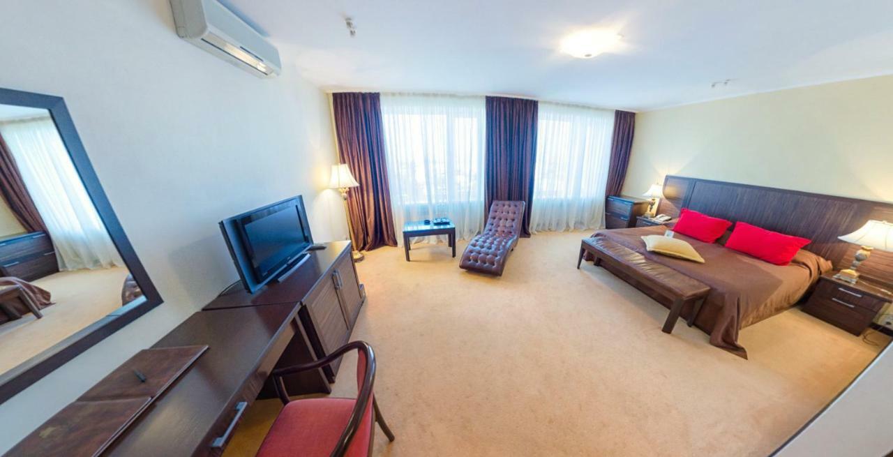 Hotel Kharkov Luaran gambar