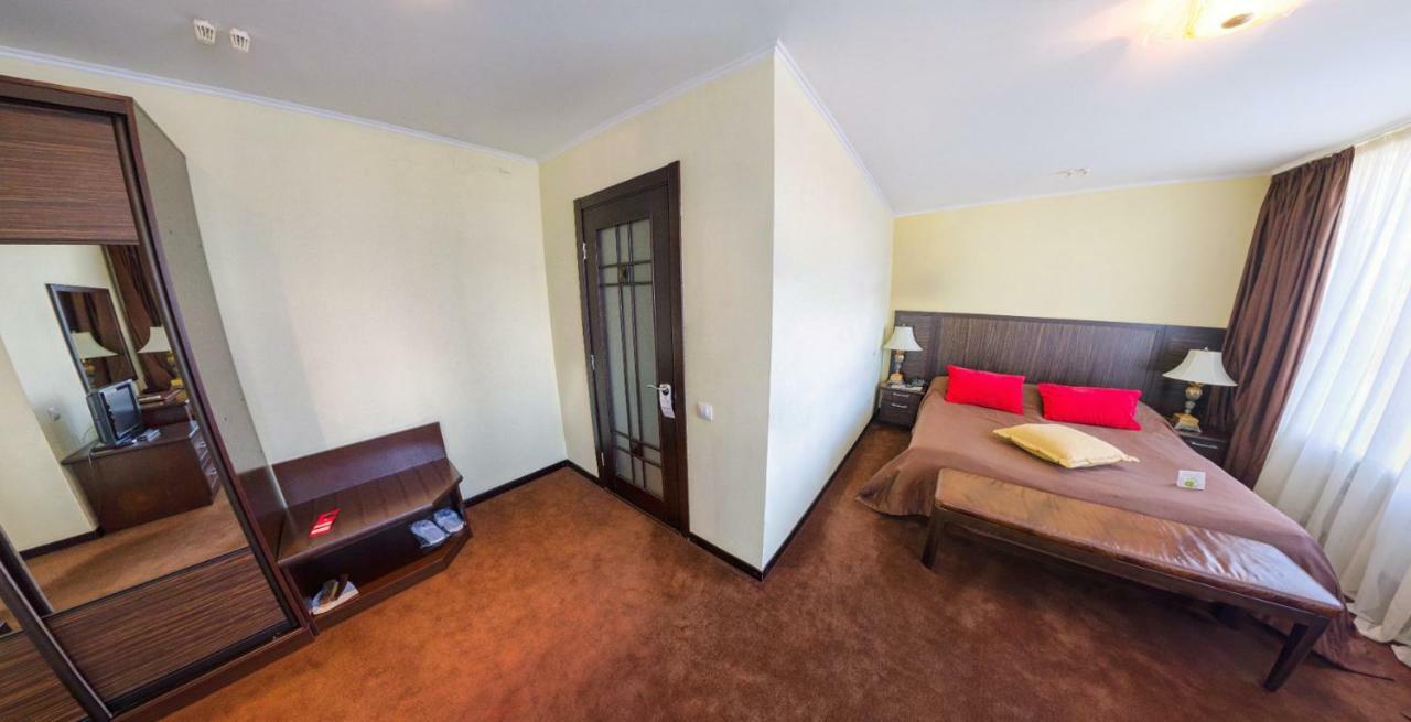 Hotel Kharkov Luaran gambar
