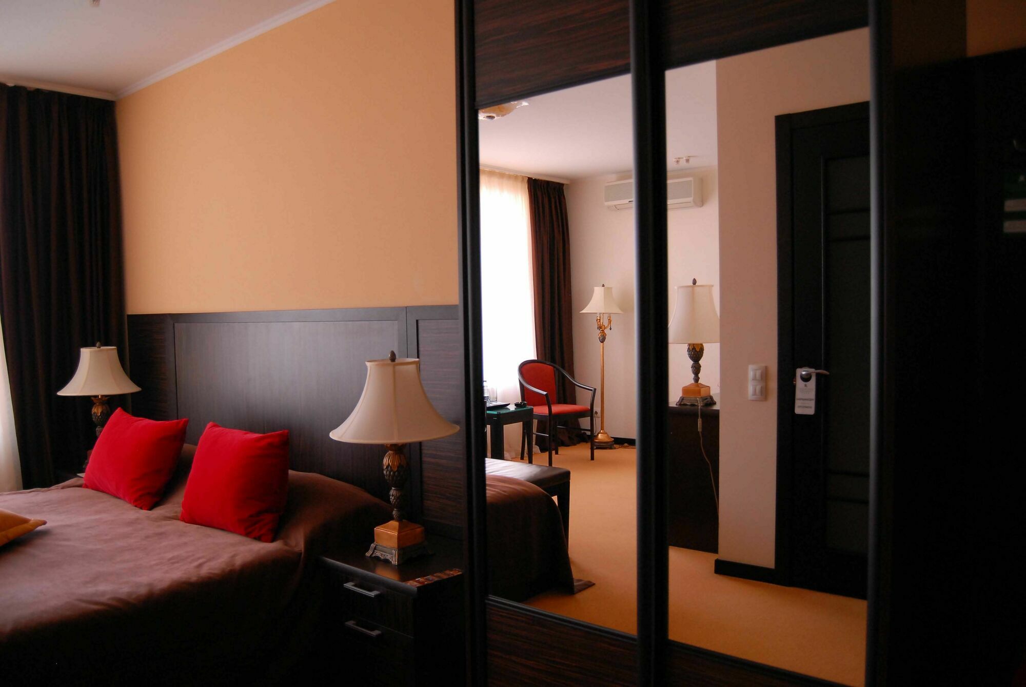 Hotel Kharkov Luaran gambar